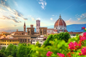 Florenz Skyline mit der Kathedrale Santa Maria del Fiore bei Sonnenuntergang