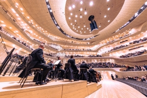 Konzert in der Elbphilharmonie, Blick vom Orchester auf das Auditorium.